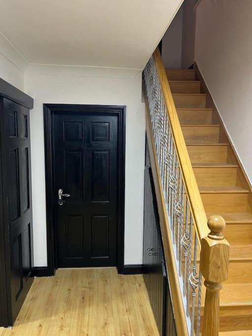 Cheerful 3 Bed House With Free Parking. Villa Nottingham Exteriör bild