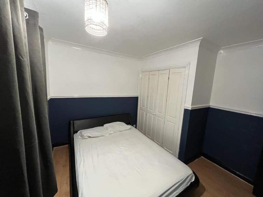 Cheerful 3 Bed House With Free Parking. Villa Nottingham Exteriör bild