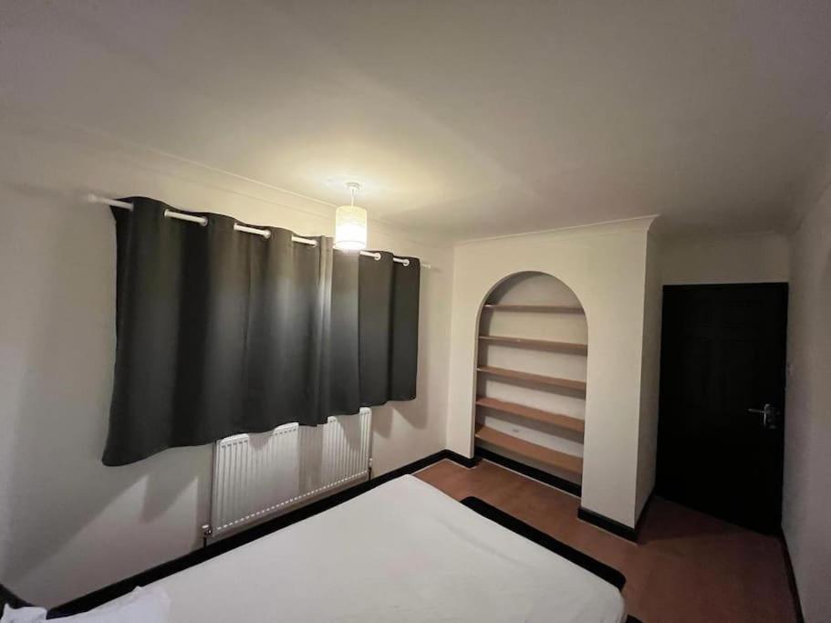 Cheerful 3 Bed House With Free Parking. Villa Nottingham Exteriör bild