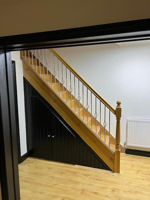 Cheerful 3 Bed House With Free Parking. Villa Nottingham Exteriör bild
